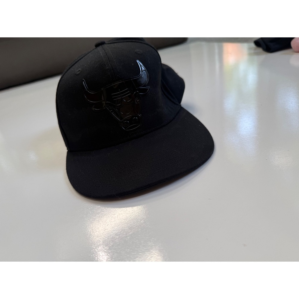 Ultra Game NBA Chicago Bulls Snapback Hat Black Tonal Logo VDYG419F OSFM